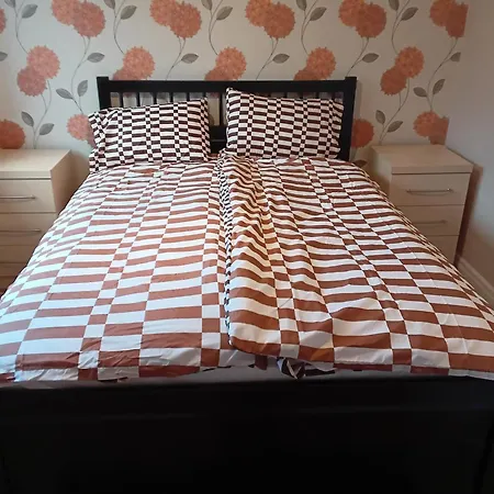 2 Bed House In *