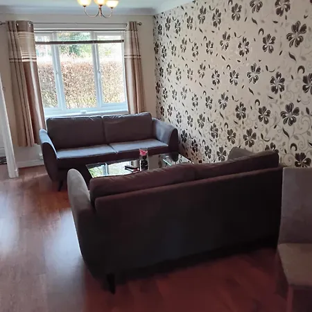 Hébergement de vacances 2 Bed House In *