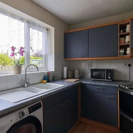 2 Bed House In * York