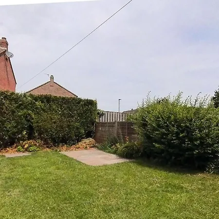 2 Bed House In *