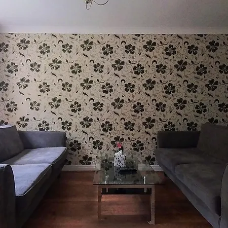 2 Bed House In *
