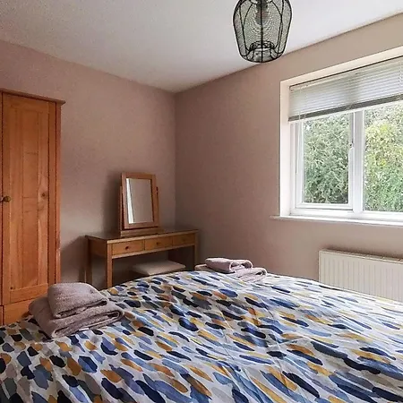 Hébergement de vacances 2 Bed House In *